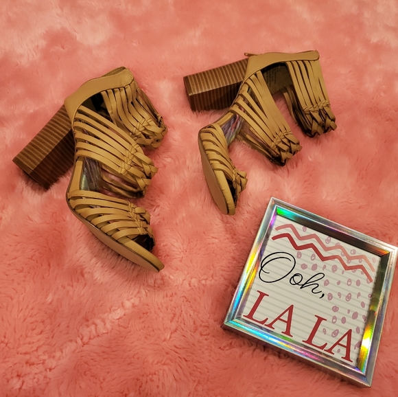 Madden Girl tan heels - Picture 2 of 16